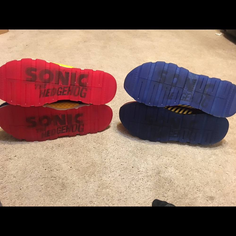 Men’s Sonic the Hedgehog Puma shoes size 11.5. - Picture 3 of 5